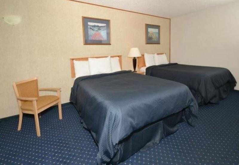 Econo Lodge Inn & Suites Central Медфорд Екстер'єр фото